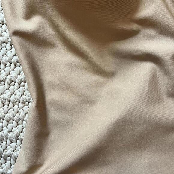 Skims Body Underwire Thong Bodysuit - Picture 4 of 6